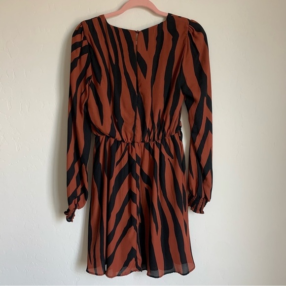 Peyton Jensen Tiger Striped Long Sleeve Fully Lined Mini Dress Small - Picture 13 of 13